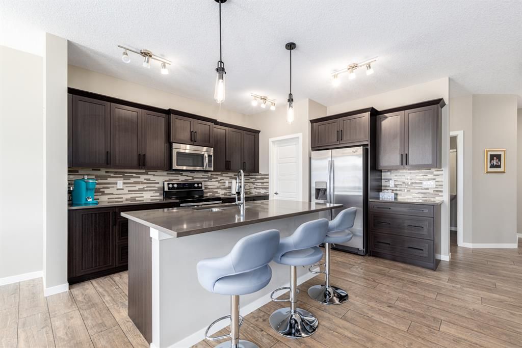 Cochrane Real Estate - OPEN HOUSE by Darin Ruff / CochraneHomes.ca. Open House on Saturday, June 3, 2023 11:00AM - 2:00PM
Hosted by Linda James of TREC.